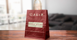 高檔牛皮紙袋供應(yīng)廠家的牛皮紙袋子有什么特點(diǎn)